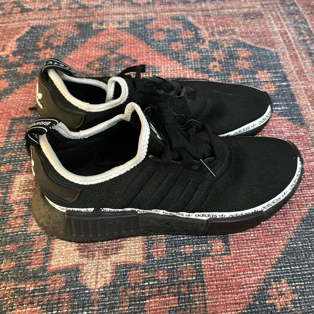 ADIDAS NMD R1s